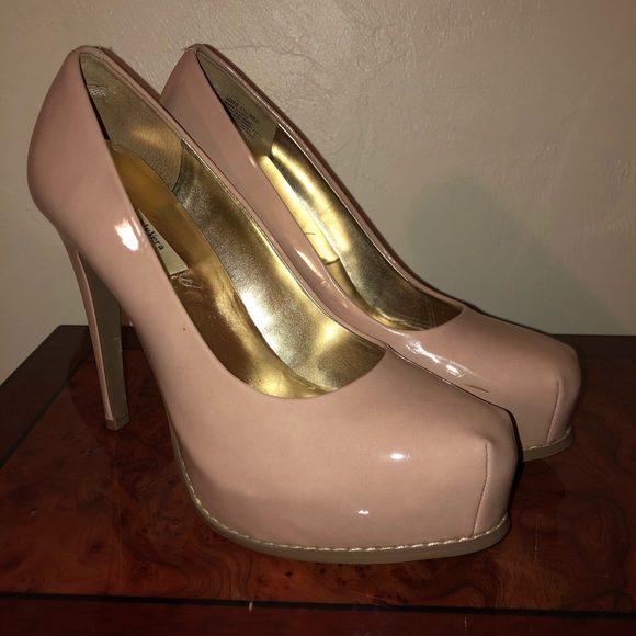 Vera Wang Shoes - Vera Wang (Simply Vera) Heels